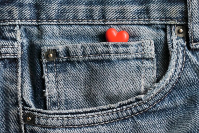 不器用な自分が恋愛で抱える悩みの解決法は？